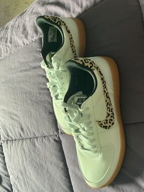 Animal print Nike gym shoe